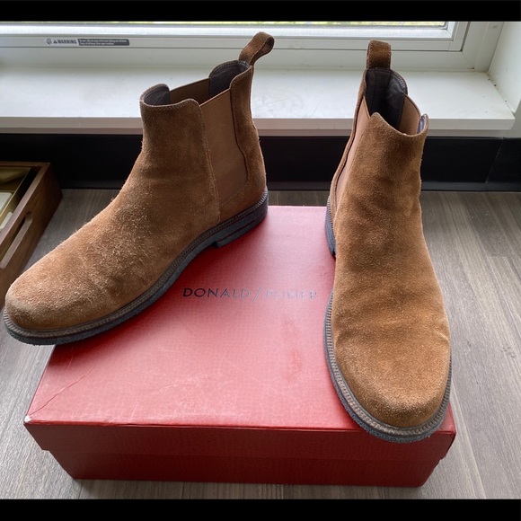 donald pliner chelsea boot